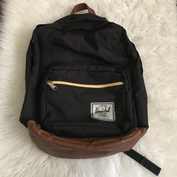 herschel daypack black